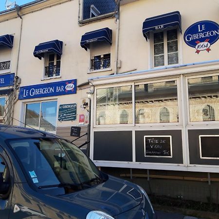 Le Gibergeon Hotell Signy-lʼAbbaye Exteriör bild